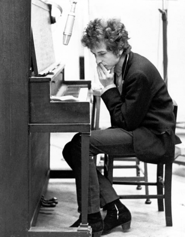 4/6 XERRADA  BOB DYLAN, UN PREMI NOBEL POLIÈDRIC. &bsol;&bsol;&bsol; RELLA