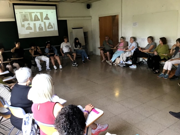 COMENTARI TAULA RODONA AMB ALUMNES DE L'ESCOLA MUNICIPAL DE SEGONES OPORTUNITATS EM2O &bsol;&bsol;&bsol; RELLA