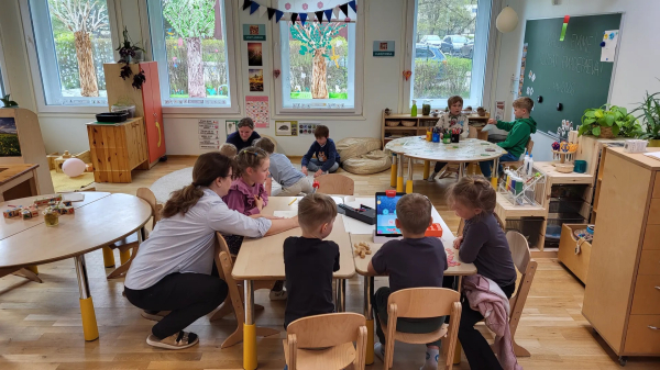 16/11  L'EDUCACIÓ A ESTÒNIA: TROBADA AMB LES PERIODISTES DE 3CATINFO &bsol;&bsol;&bsol; RELLA