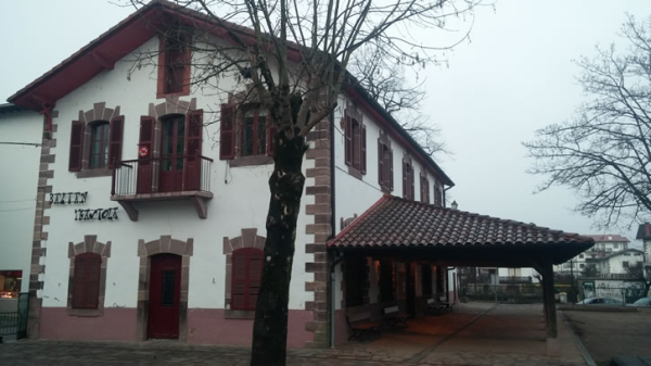 VIATGE AL PAÍS BASC A VEURE DIFERENTS IKASTOLES 2-5/11/26 &bsol;&bsol;&bsol; RELLA