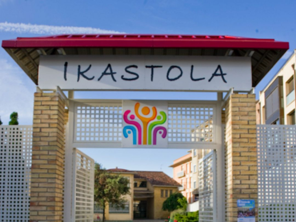 VIATGE AL PAÍS BASC A VEURE DIFERENTS IKASTOLES 2-5/11/26 &bsol;&bsol;&bsol; RELLA