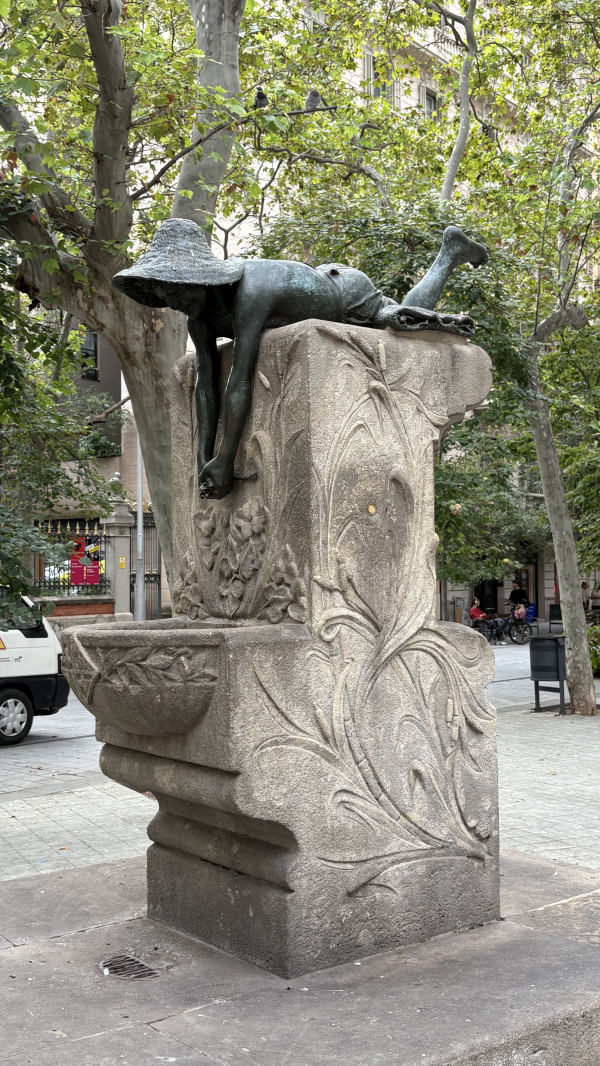 COMENTARI I FOTOGRAFIES DE LA  PASSEJADA PER CONÈIXER LES FONTS DE BARCELONA &bsol;&bsol;&bsol; RELLA