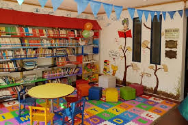 VOLUNTARIS/IES PER A BIBLIOTEQUES ESCOLARS &bsol;&bsol;&bsol; RELLA
