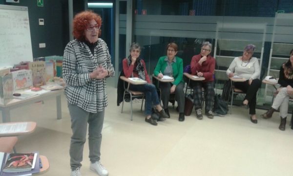 Xerrada sobre gènere i contes a càrrec de Mercè Escardó &bsol;&bsol;&bsol; RELLA