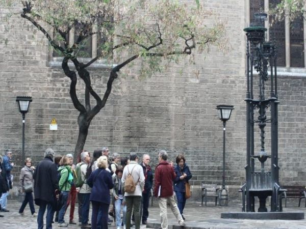 Passejada de les fonts de Barcelona  &bsol;&bsol;&bsol; RELLA