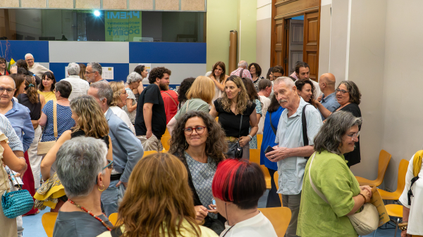 VÍDEO I COMENTARI DE L'ACTE DE LLIURAMENT DEL PRIMER PREMI RECONEIXEMENT A LA  TRAJECTÒRIA DOCENT. &bsol;&bsol;&bsol; RELLA