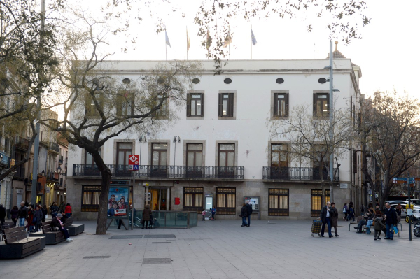 11/6 RUTA PEL DISTRICTE DE SANT ANDREU. PUNT: METRO LÍNIA 1, TORRAS I BAGES. &bsol;&bsol;&bsol; RELLA