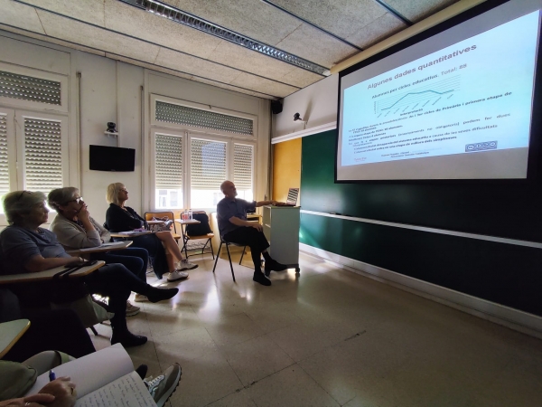 PRESENTACIÓ  I COMENTARI DE LA XERRADA SOBRE La SÍNDROME DE TOURETTE &bsol;&bsol;&bsol; RELLA