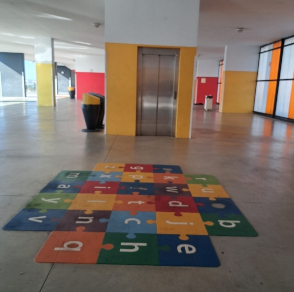 VISITA A DUES ESCOLES D'OEIRAS (Portugal) &bsol;&bsol;&bsol; RELLA