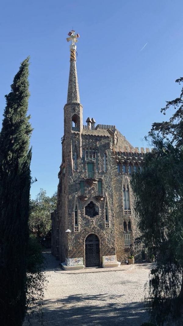 La TORRE BELLESGUARD: història i estètica. &bsol;&bsol;&bsol; RELLA