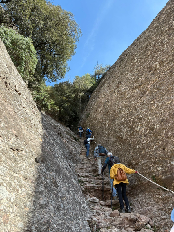 FOTOS I COMENTARI DE LA PASSEJADA  A MONTSERRAT I ERMITES &bsol;&bsol;&bsol; RELLA